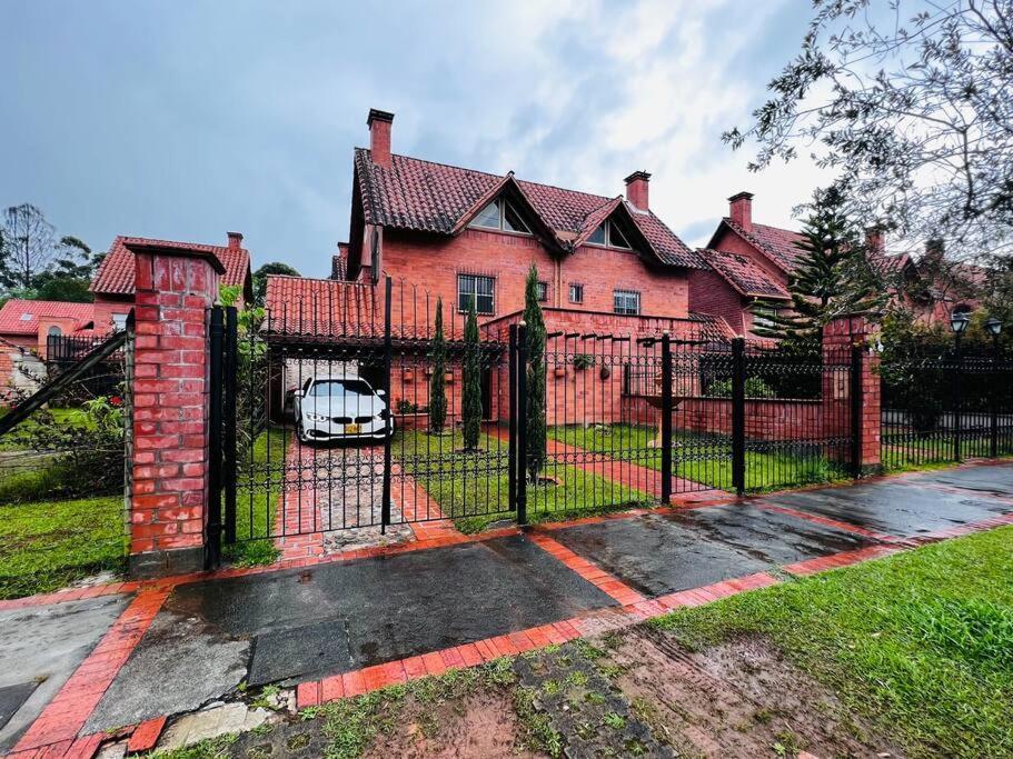 Hermosa Casa , Con Parqueadero En Rionegro Cerca Al Aeropuerto Villa Bagian luar foto